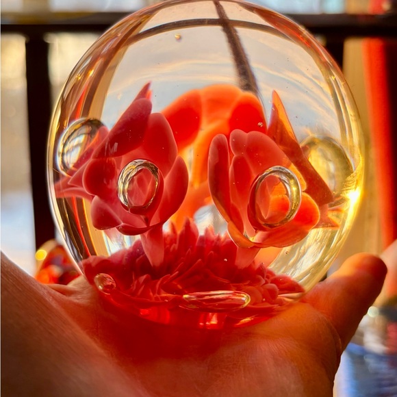 VINTAGE JOE ST CLAIRE ART GLASS PINK TRUMPET FLOWER BUBBLE PAPERWEIGHT - Picture 4 of 7